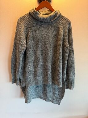 Express Chunky Heather Gray Turtleneck Sweater medium